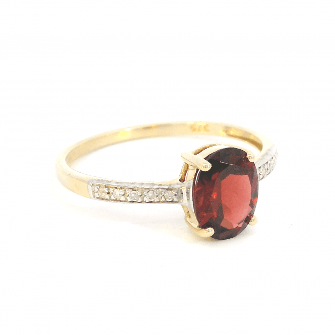 MCN Fine Jewellery Oval Garnet & Diamond Ring
